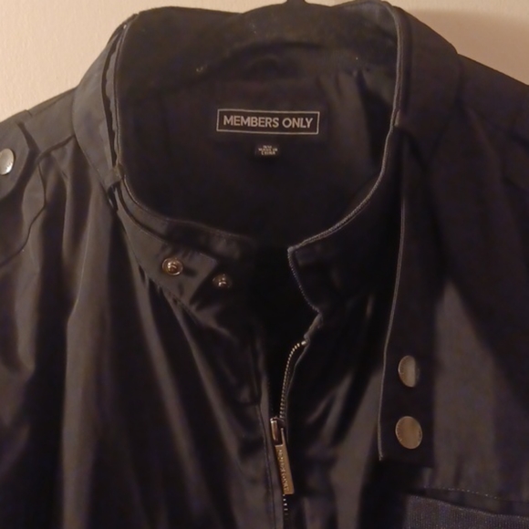Jacket - Picture 2 of 4